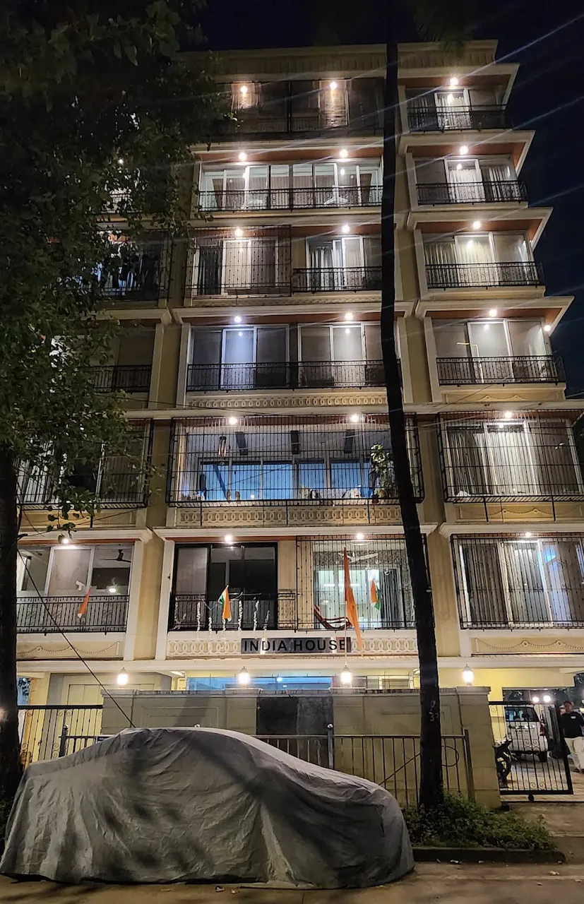 2 BHK India House, Santacruz West — for Rent