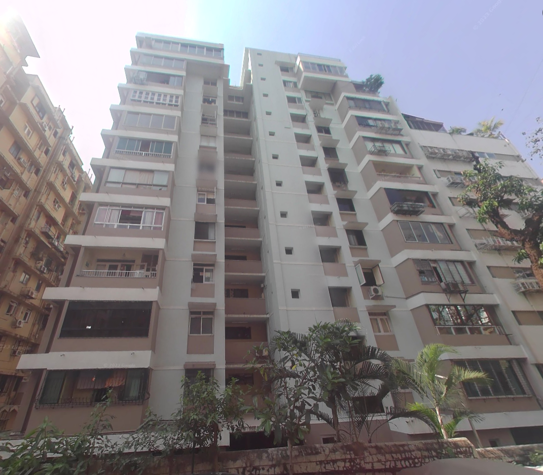 2 BHK Un Furnished in Fariyas Building , Kemps Corner