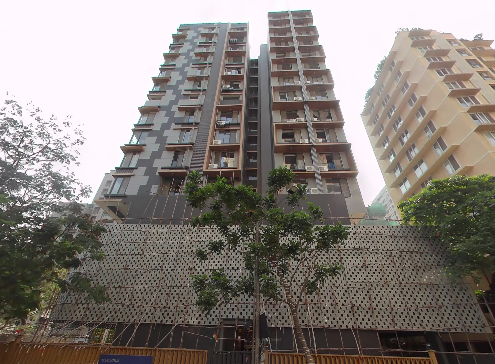 2 BHK Blue Lotus, Khar West — for Sale — photo 2