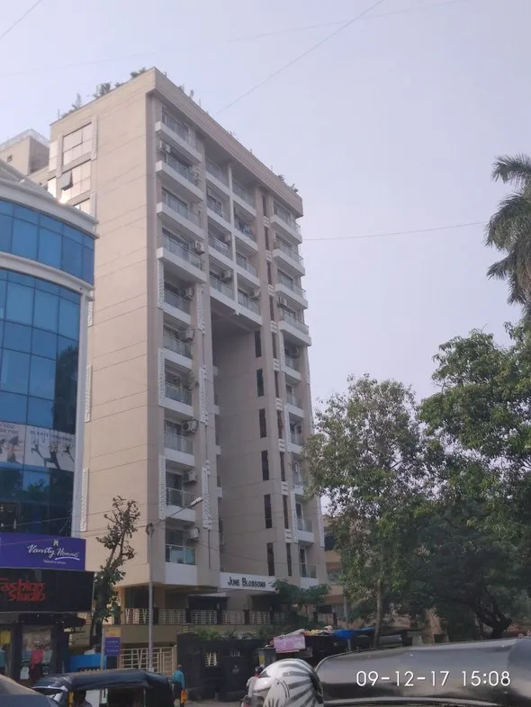 3 BHK Flats on Rent in June Blossoms, Bandra West