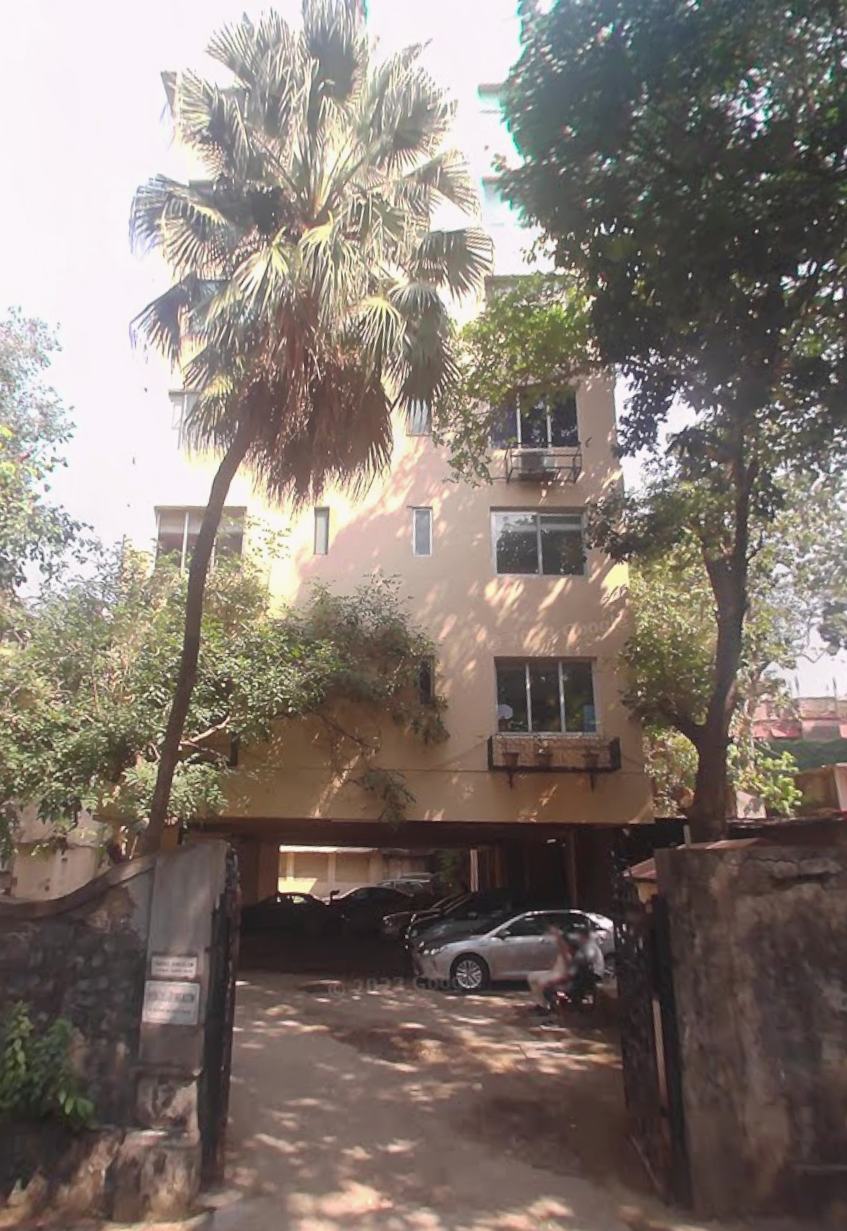 3 BHK Semi Furnished in Khatau Bungalow , Walkeshwar