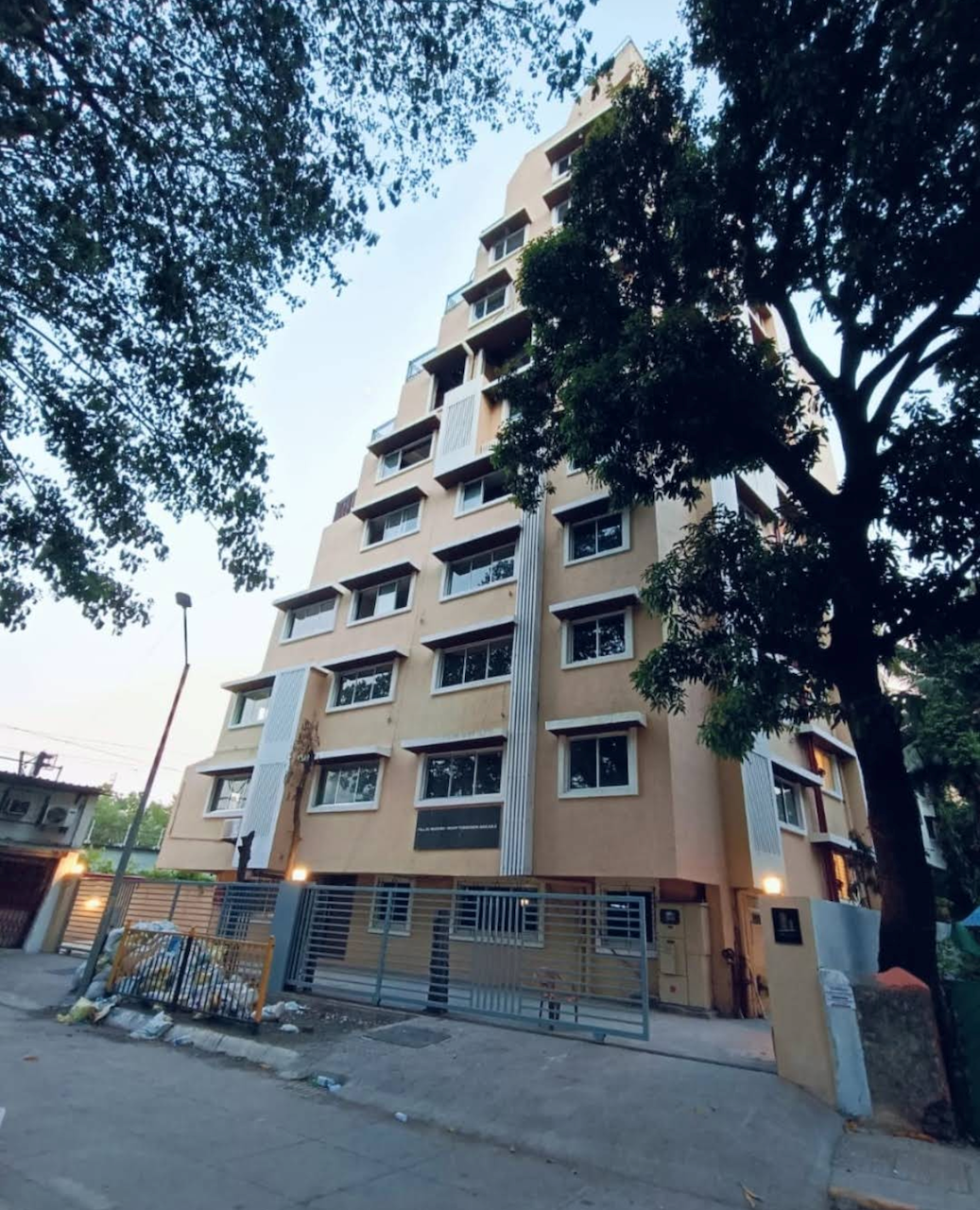 1 BHK Flats for Sale in Shiv Om , Khar West