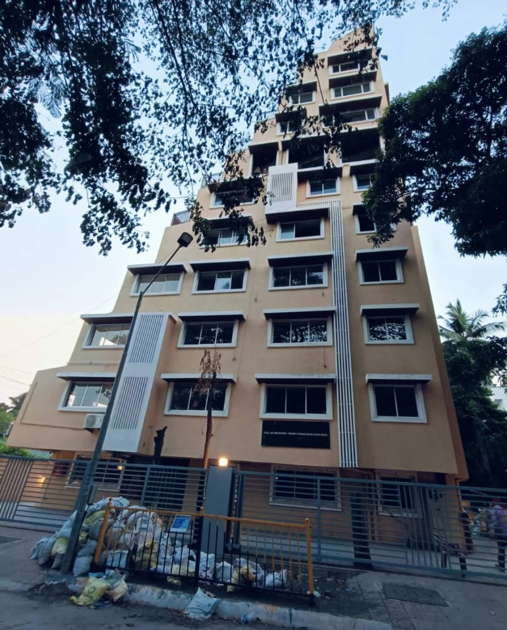 1 BHK Flats for Sale in Shiv Om , Khar West