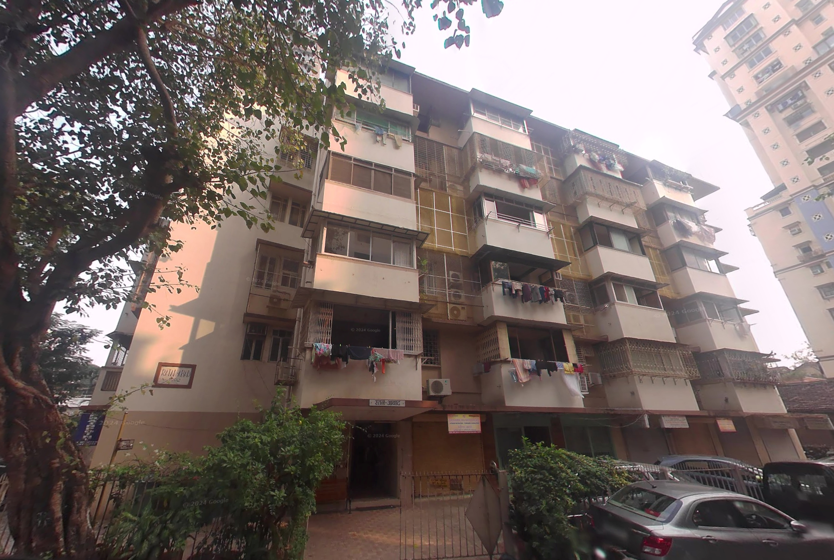 2 BHK Un Furnished in Ratanabad Co Operative Housing Society , Grant Road