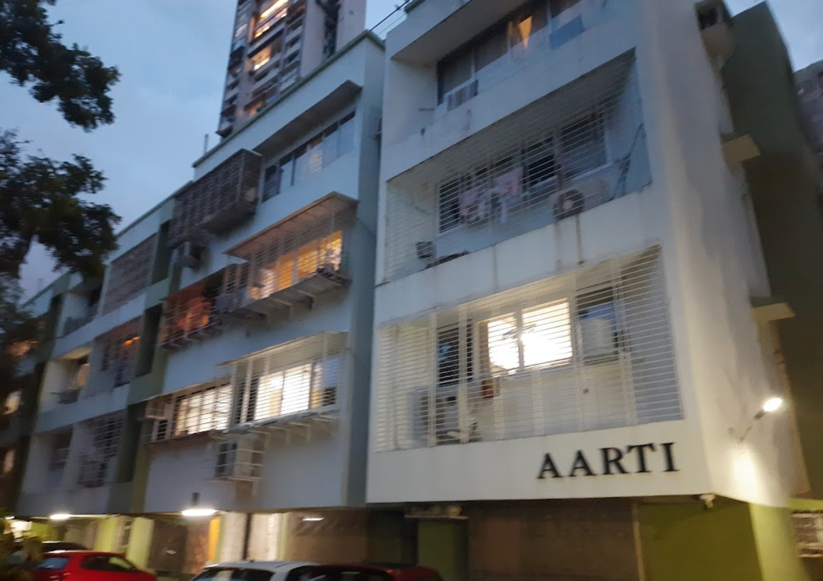 2 BHK Fully Furnished in Aarti Building , Tardeo