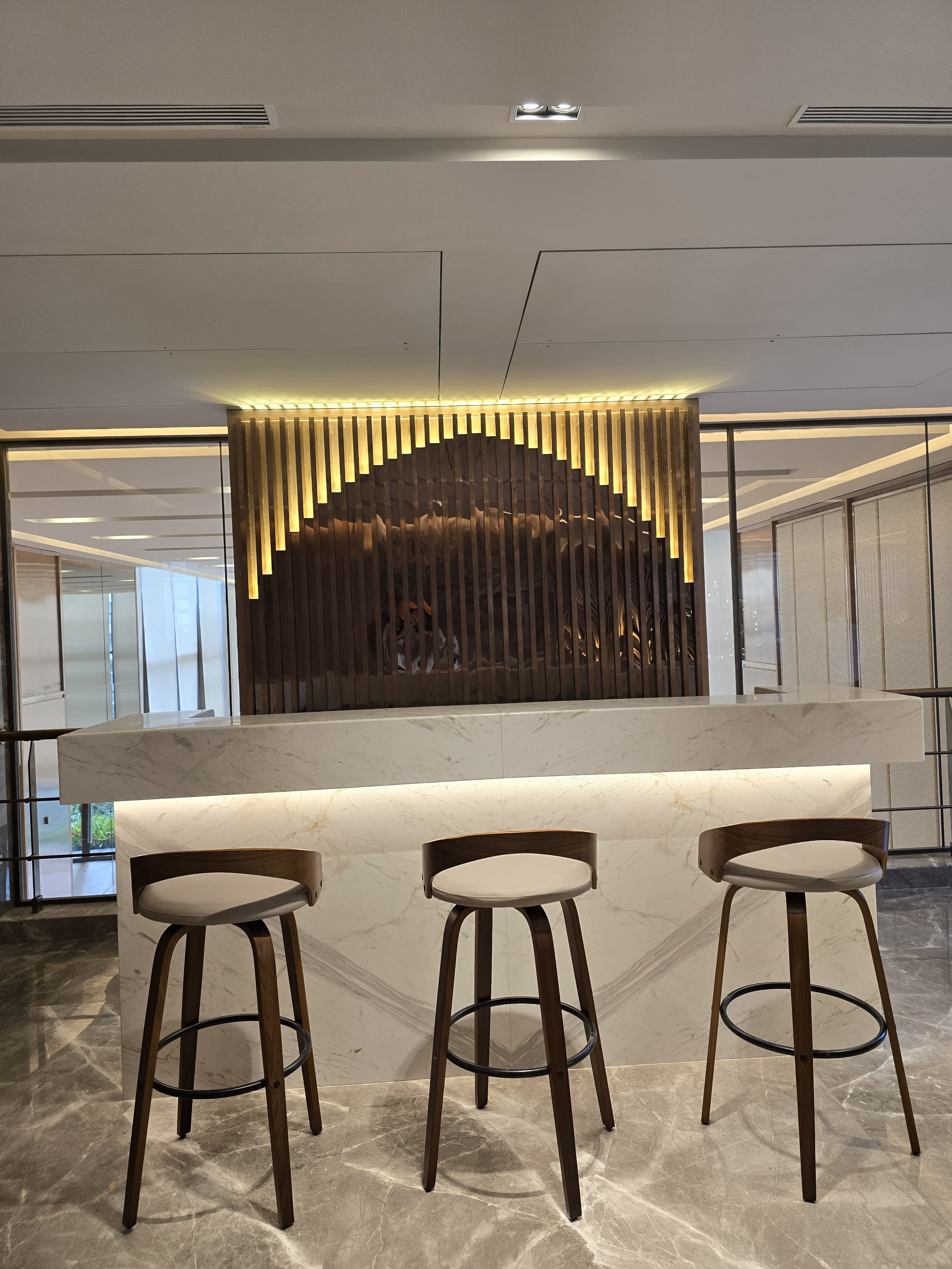 4 BHK Semi Furnished in X BKC , Bandra East - Photo 3