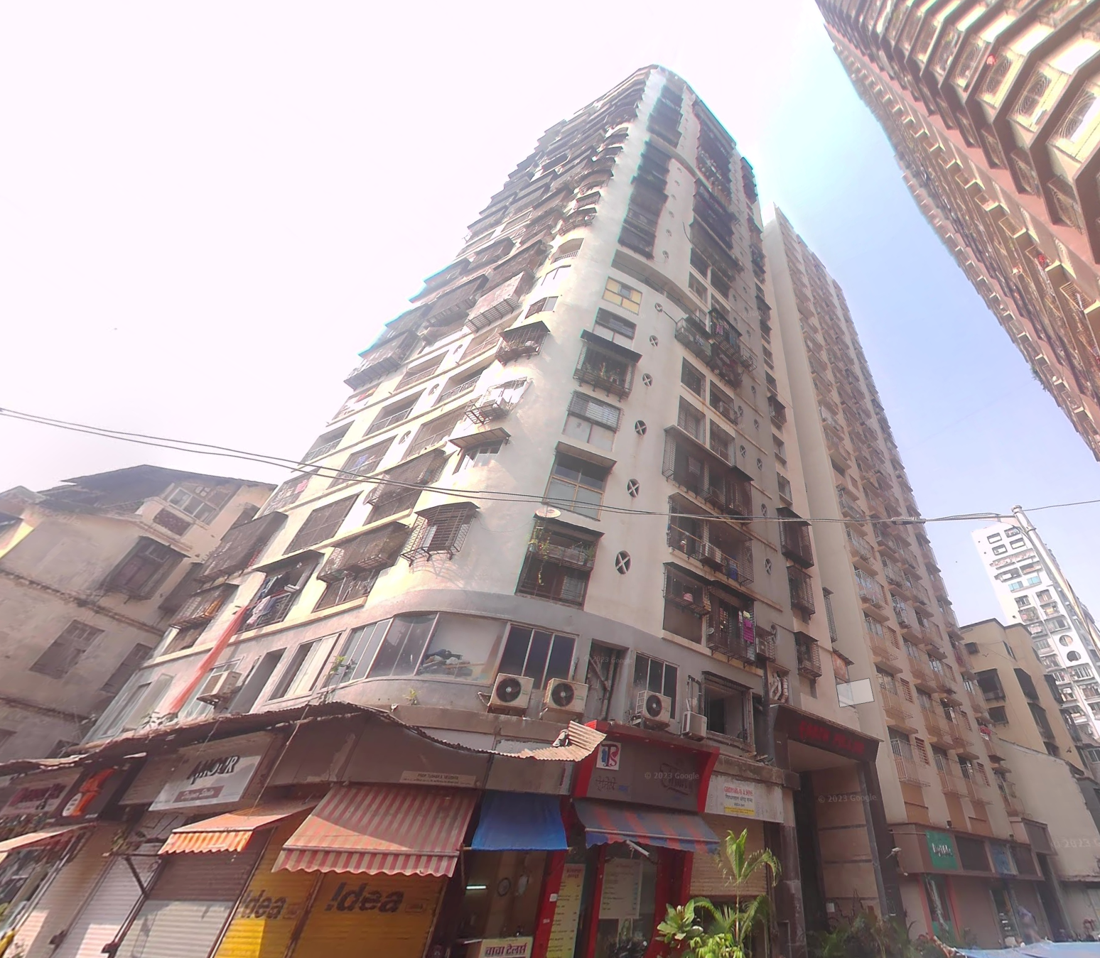 2 BHK Semi Furnished in Earth Pillar , Girgaon