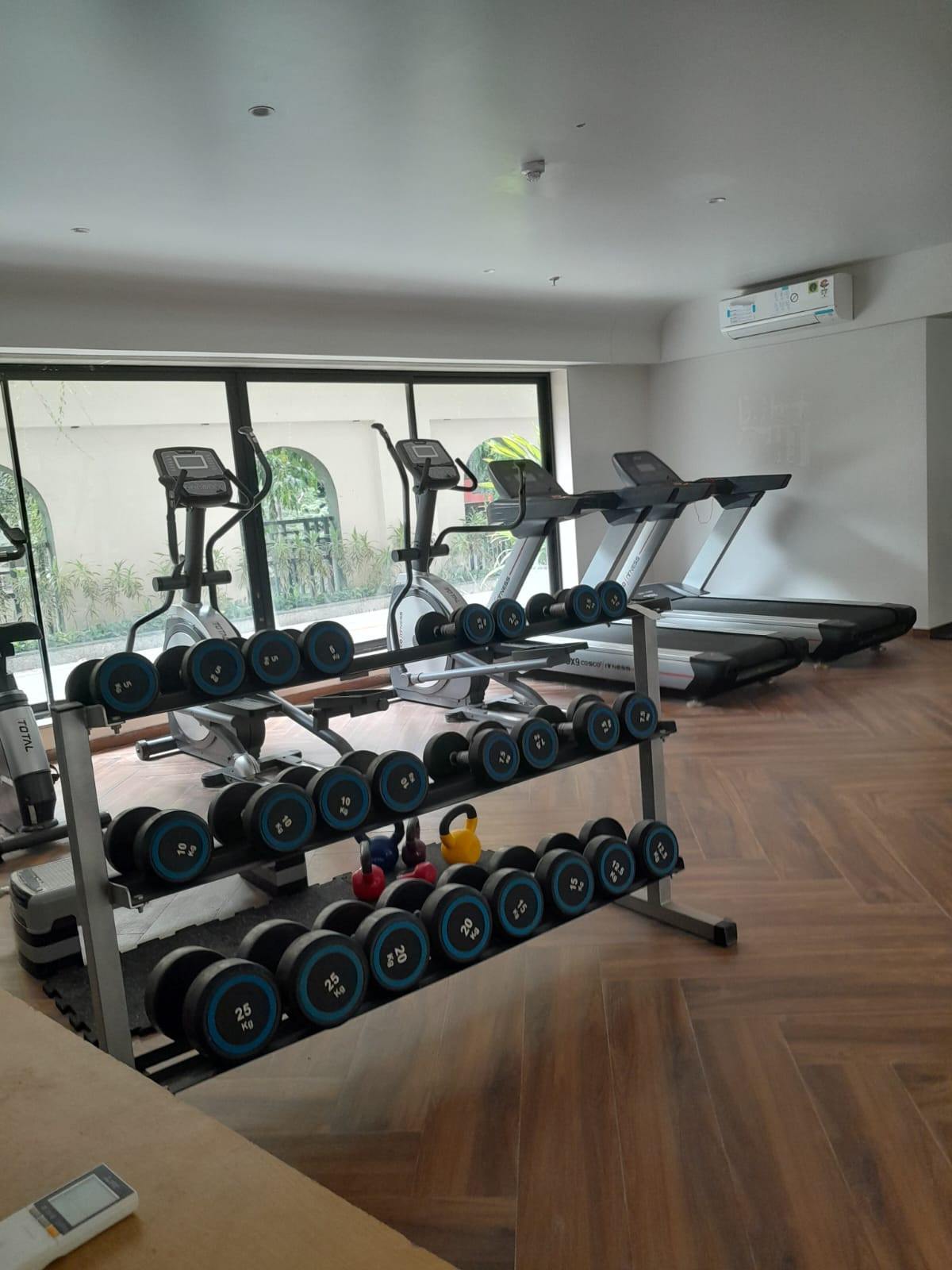 4 BHK Flats for Sale in Aum Nirvan, Khar West