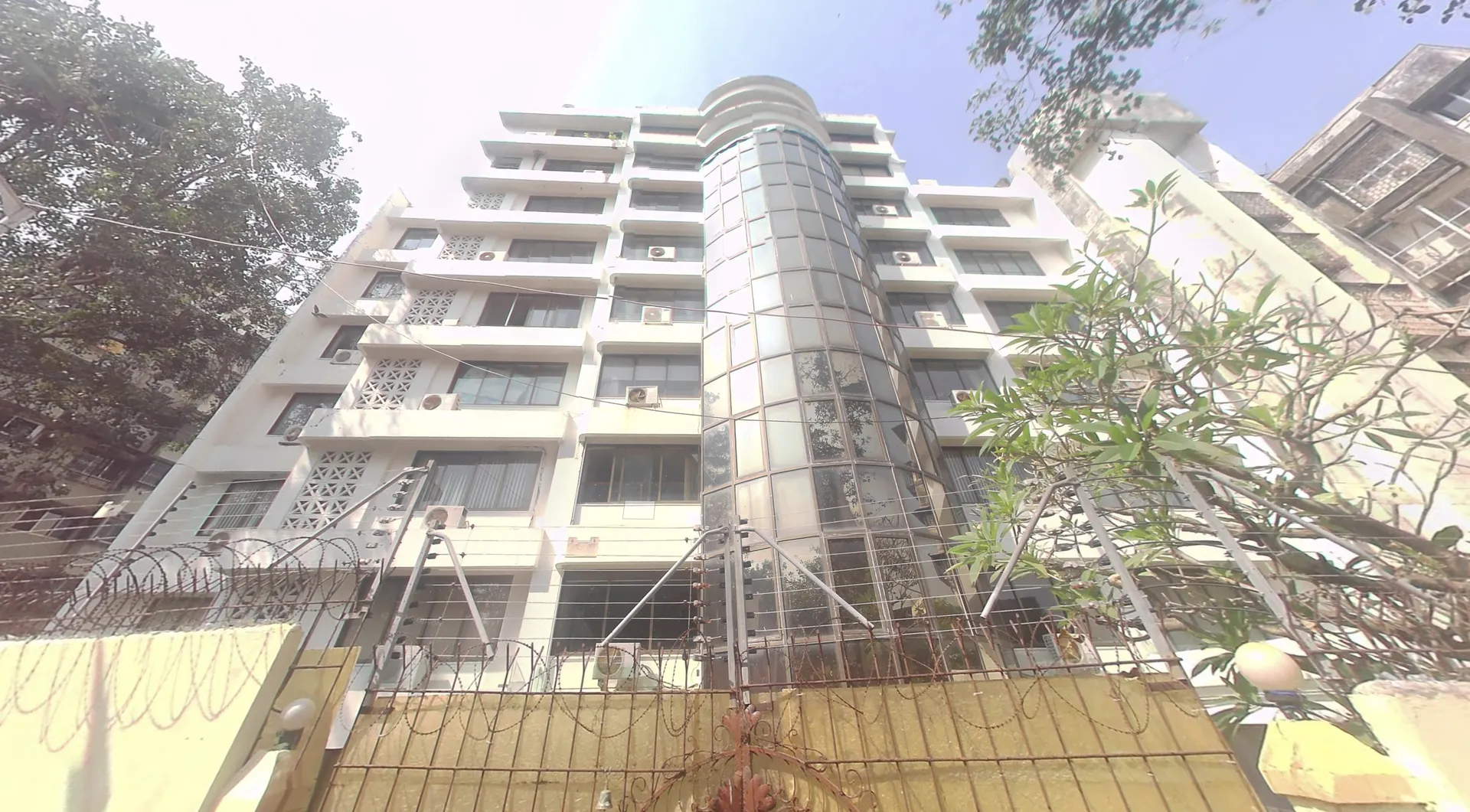  - Loyalka Compound, Walkeshwar