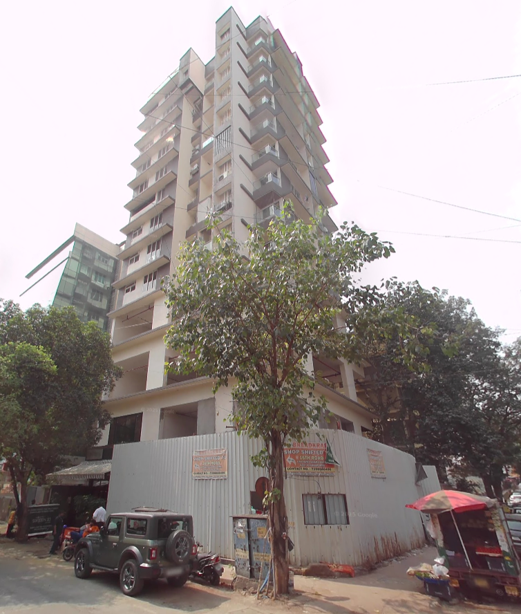 2 BHK Flats for Sale in Delux Mahal Building, Bandra West