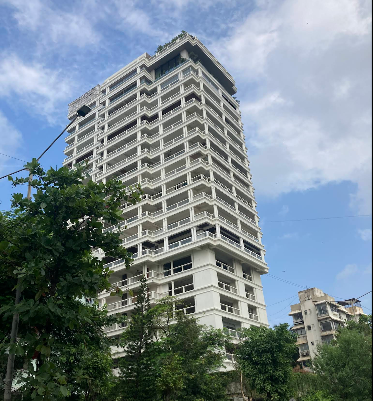 4 BHK Flats for Sale in Vartamaan, Andheri West