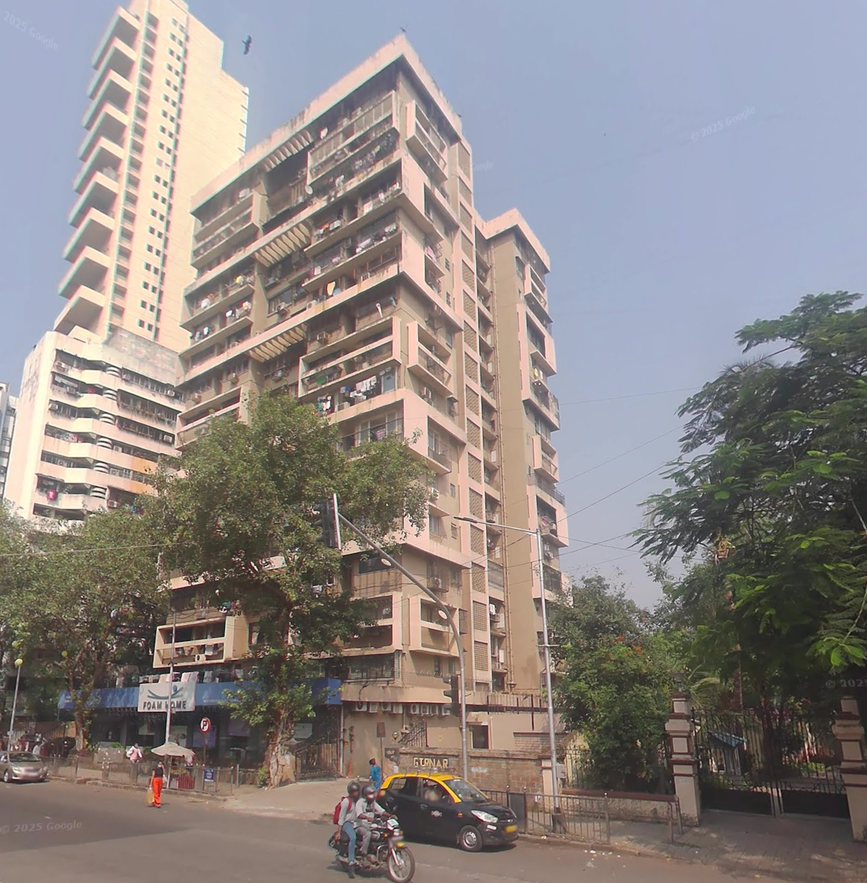 3 BHK Flats for Sale in Girnar Building, Tardeo