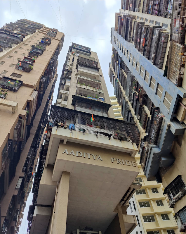 3 BHK Semi Furnished in Aaditya Pride CHS LTD , Girgaon