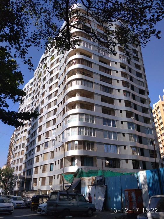 2 BHK Semi Furnished in Lok Nirman , Khar West
