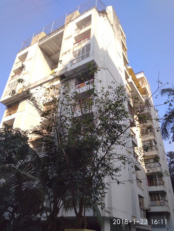4 BHK Semi Furnished in Madhu Niketan , Santacruz West