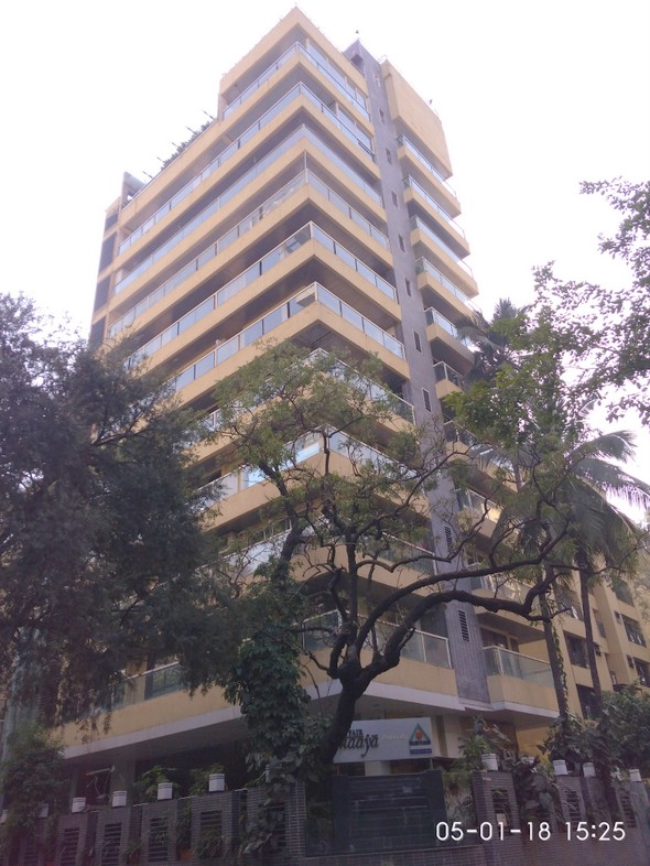 Mayfair Maaya, Khar West