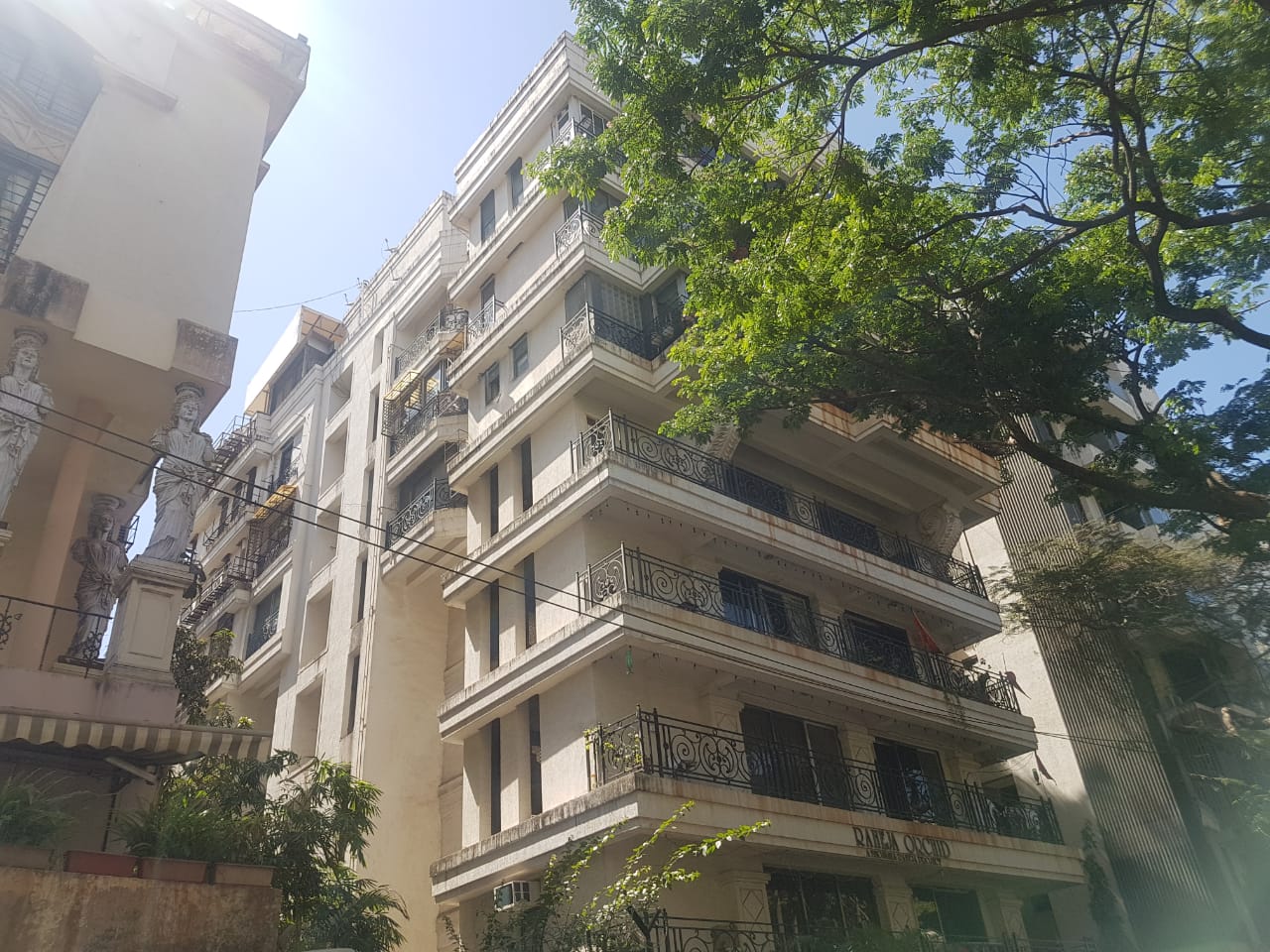 Building - Raheja Orchid, Juhu