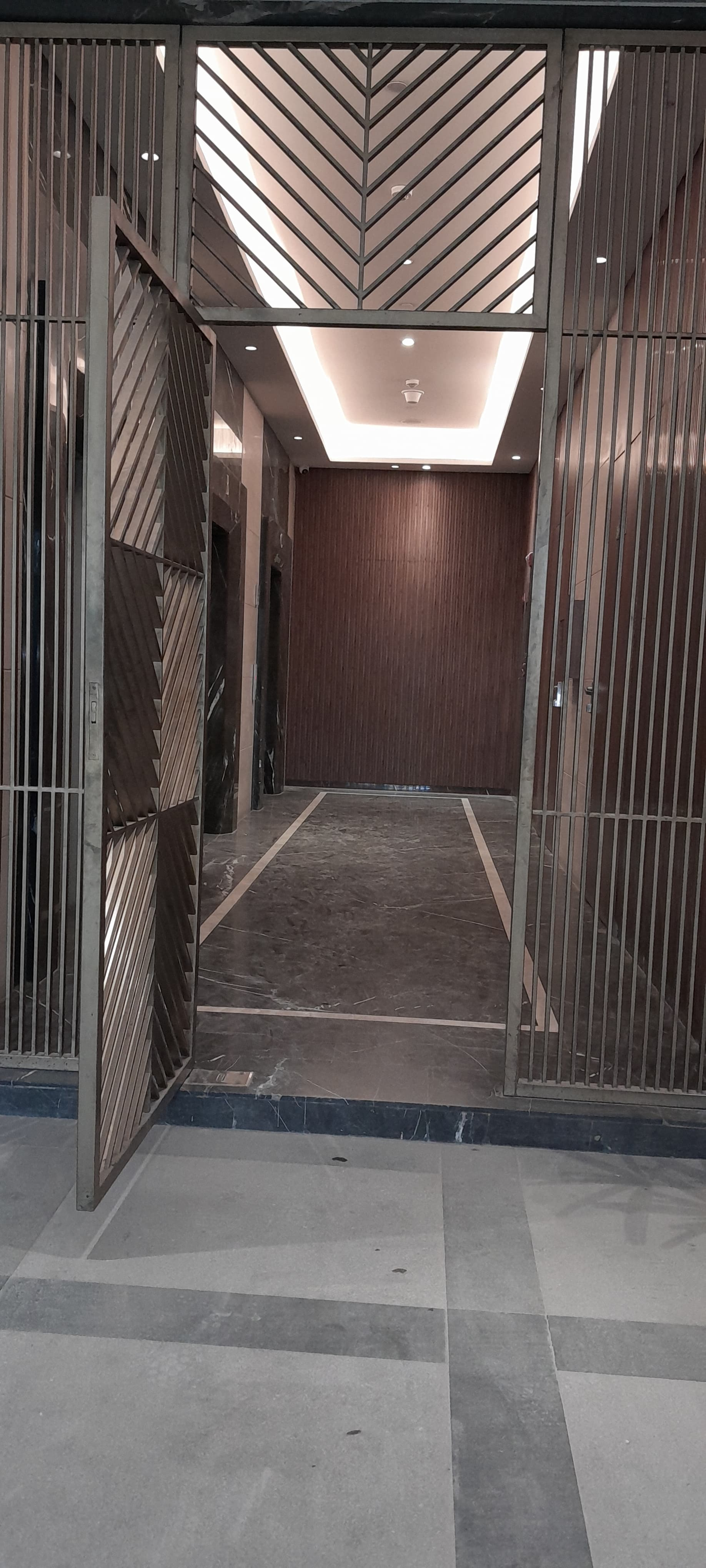 3 BHK Flats on Rent in Raj Infinia, Malad West