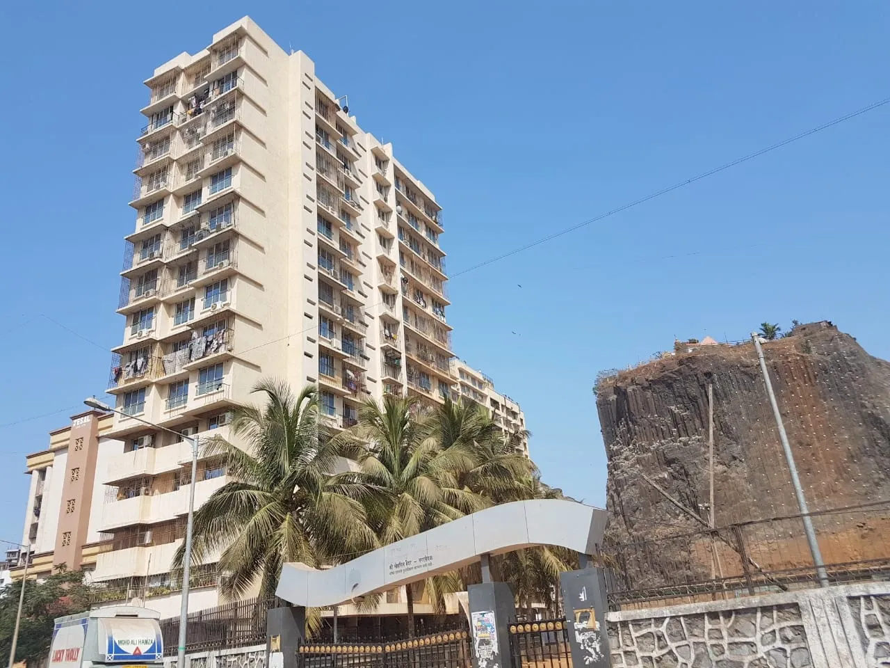 2 BHK Flats for Sale in Rajveer Apartments, Andheri West