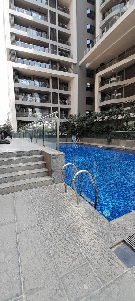 2 BHK Semi Furnished in Rustomjee Elita , Andheri West - Photo 3