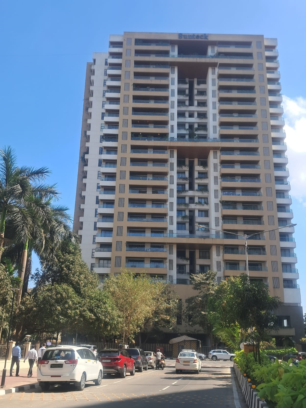 4 BHK Flats for Sale in Signia Isles, Bandra East
