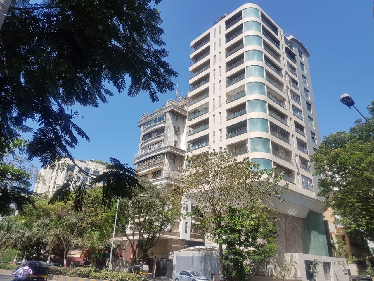 Building - Tapan, Juhu