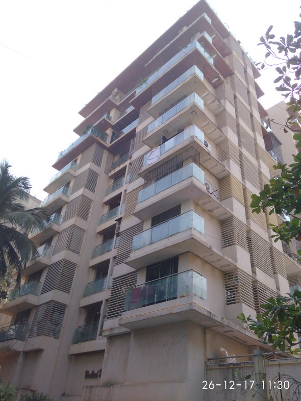 2 BHK Flats for Sale in Woodland Heights, Bandra West