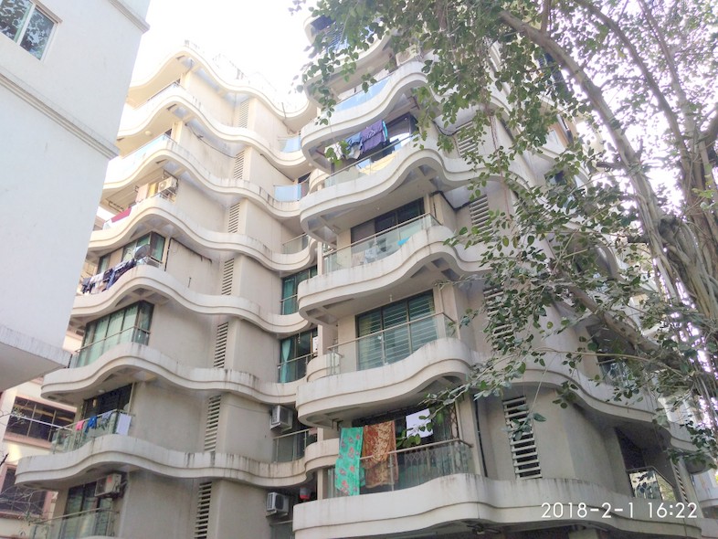 4 BHK Semi Furnished in Yogniti , Santacruz West