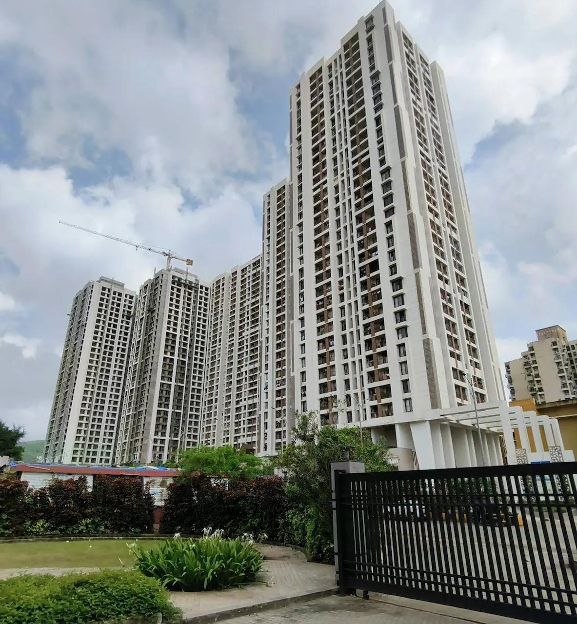2 BHK Aaradhya HighPark, Dahisar East — for Sale