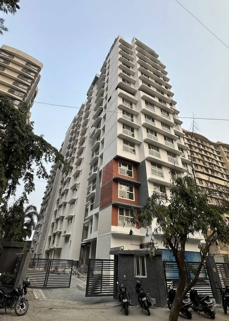 3BHK Semi Furnished in Mayfair Breeze , Andheri West