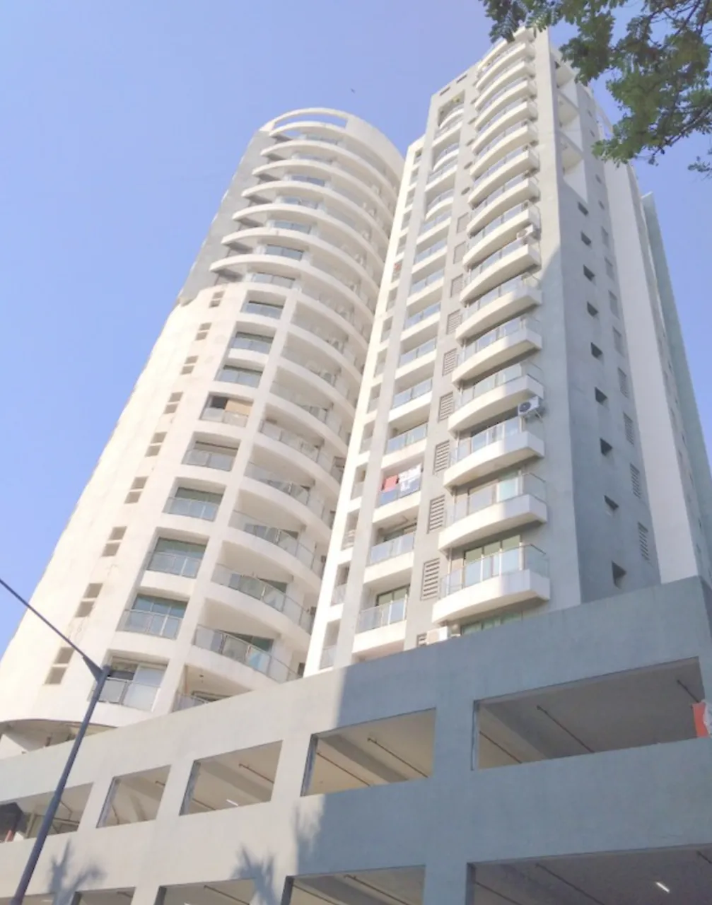 2BHK Flats on Rent in Cosmopolis, Andheri West