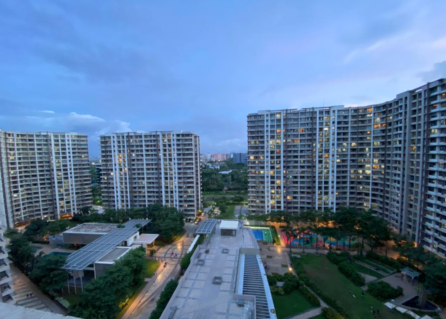 2½ BHK Flats on Rent in Kalpataru Aura, Ghatkopar West