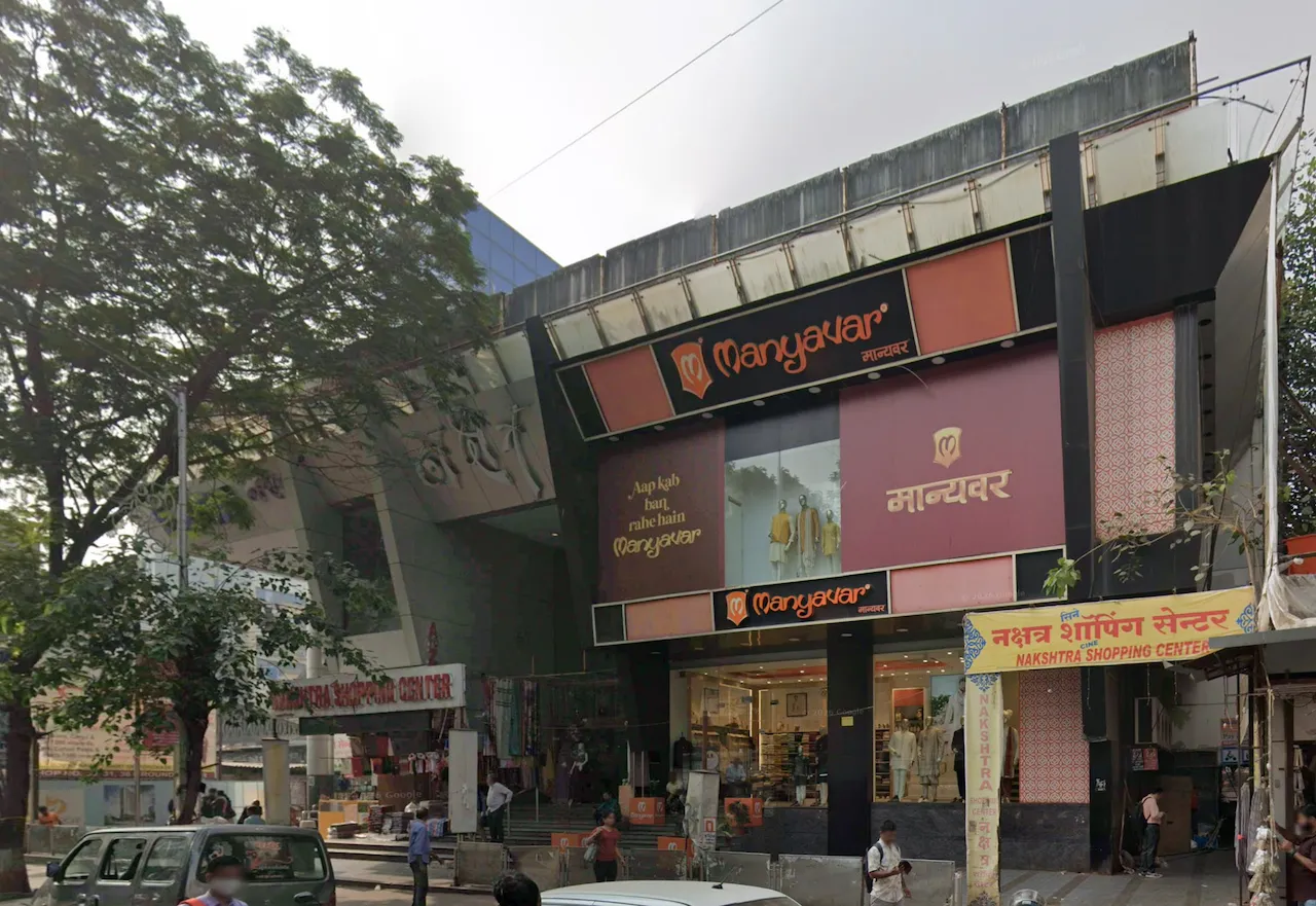 Office Nakshatra Mall, Dadar West — for Sale