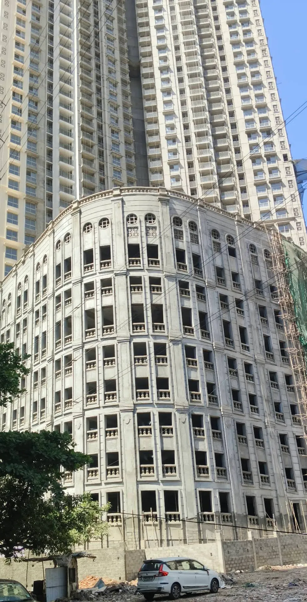 Hiranandani Castalia, Kandivali West