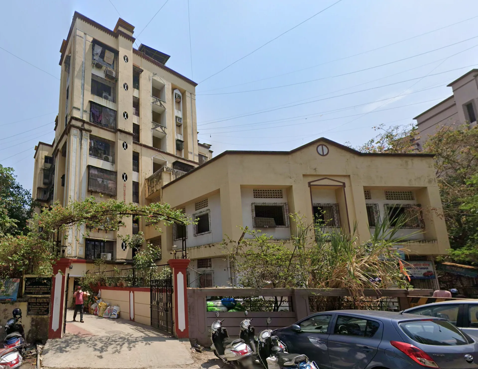Kuber CHS, Kandivali West