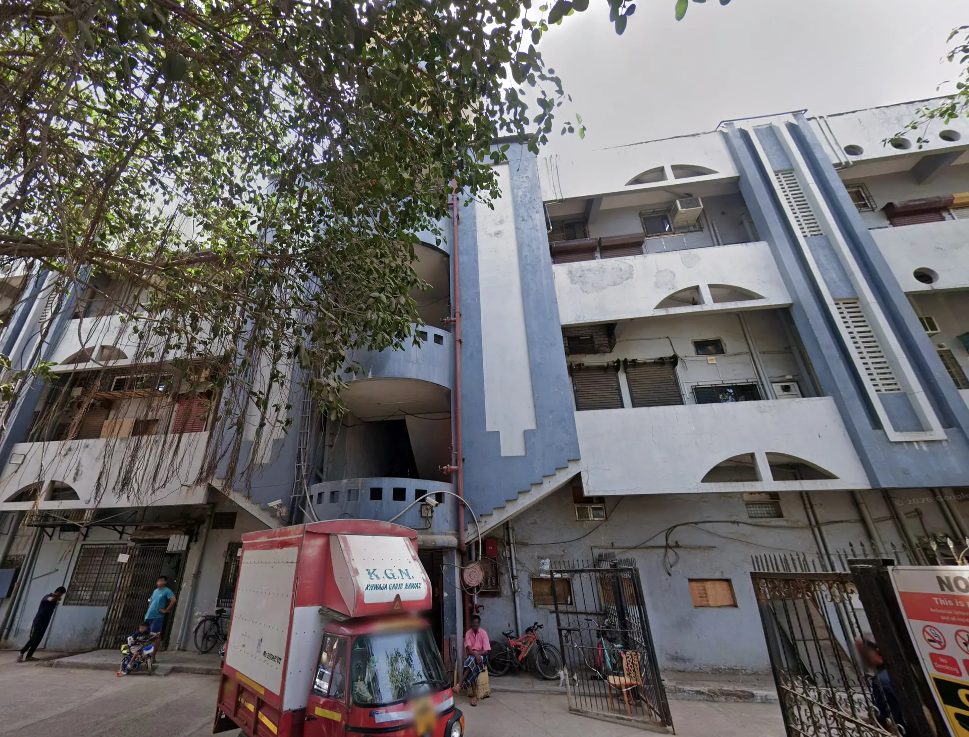 Office OSHIWARA INDUSTRIAL CENTRE, Goregaon West — for Rent — photo 1