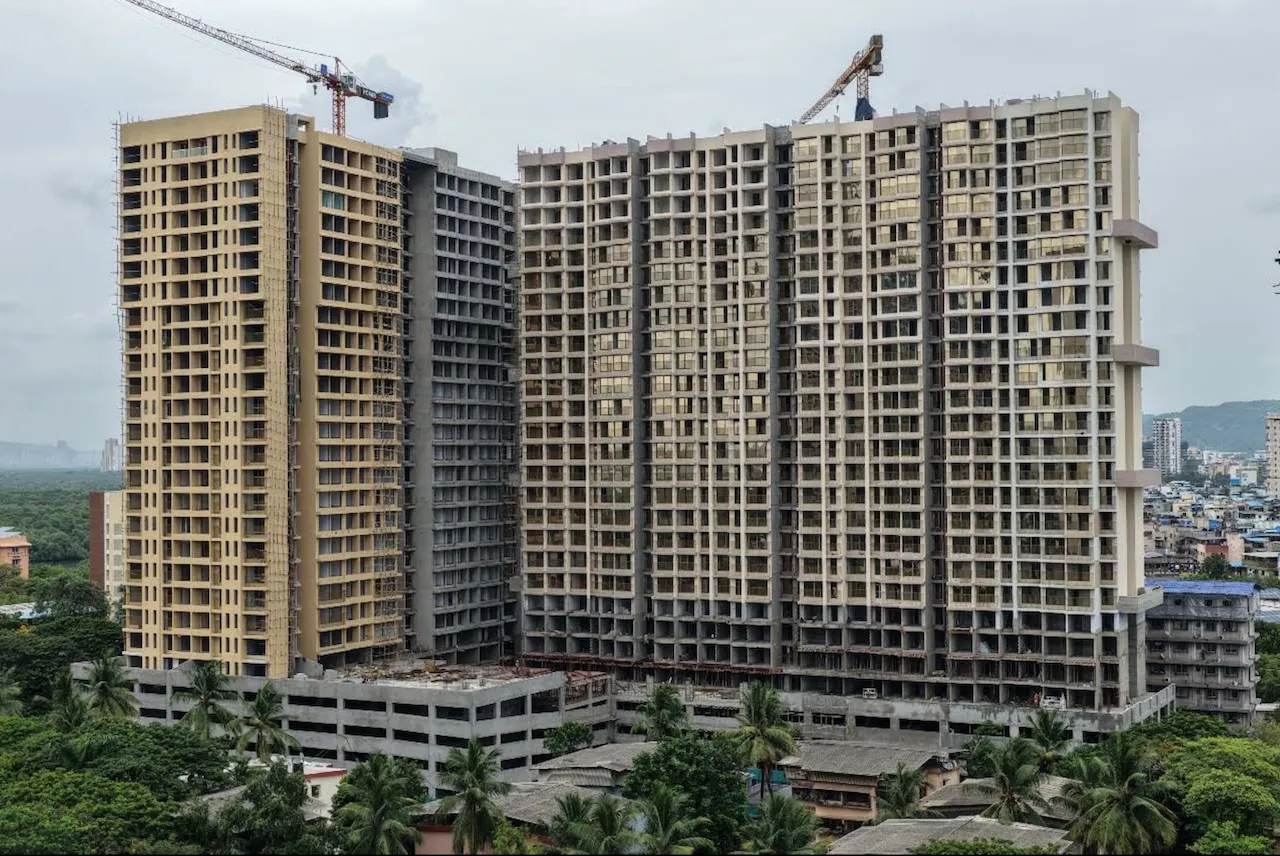 2 BHK 10 Marina Bay, Vashi — for Sale