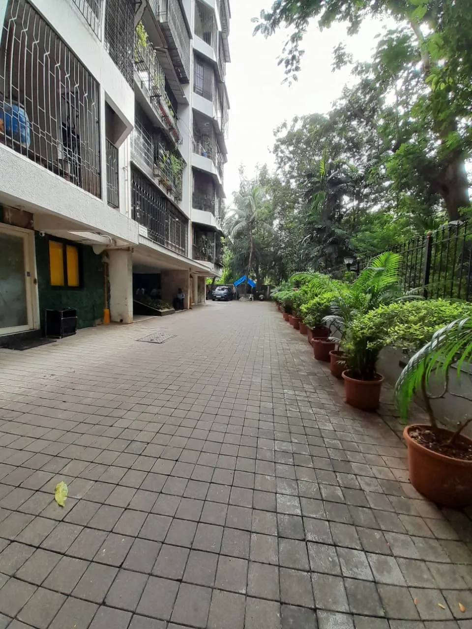 4 BHK Belscot Tower Chs, Andheri West — for Sale — photo 2