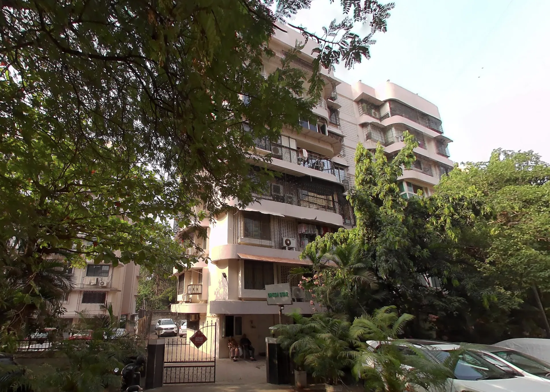 Green Star, Bandra West