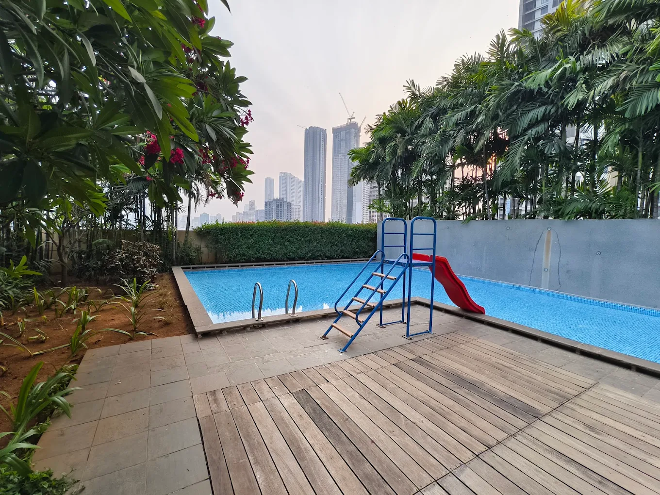 Swimming Pool - Lodha Primero, Mahalaxmi