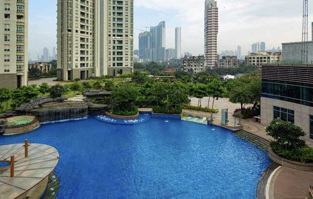 Building4 - Raheja Vivarea, Mahalaxmi