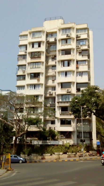 3 BHK Semi Furnished in Glenridge , Walkeshwar