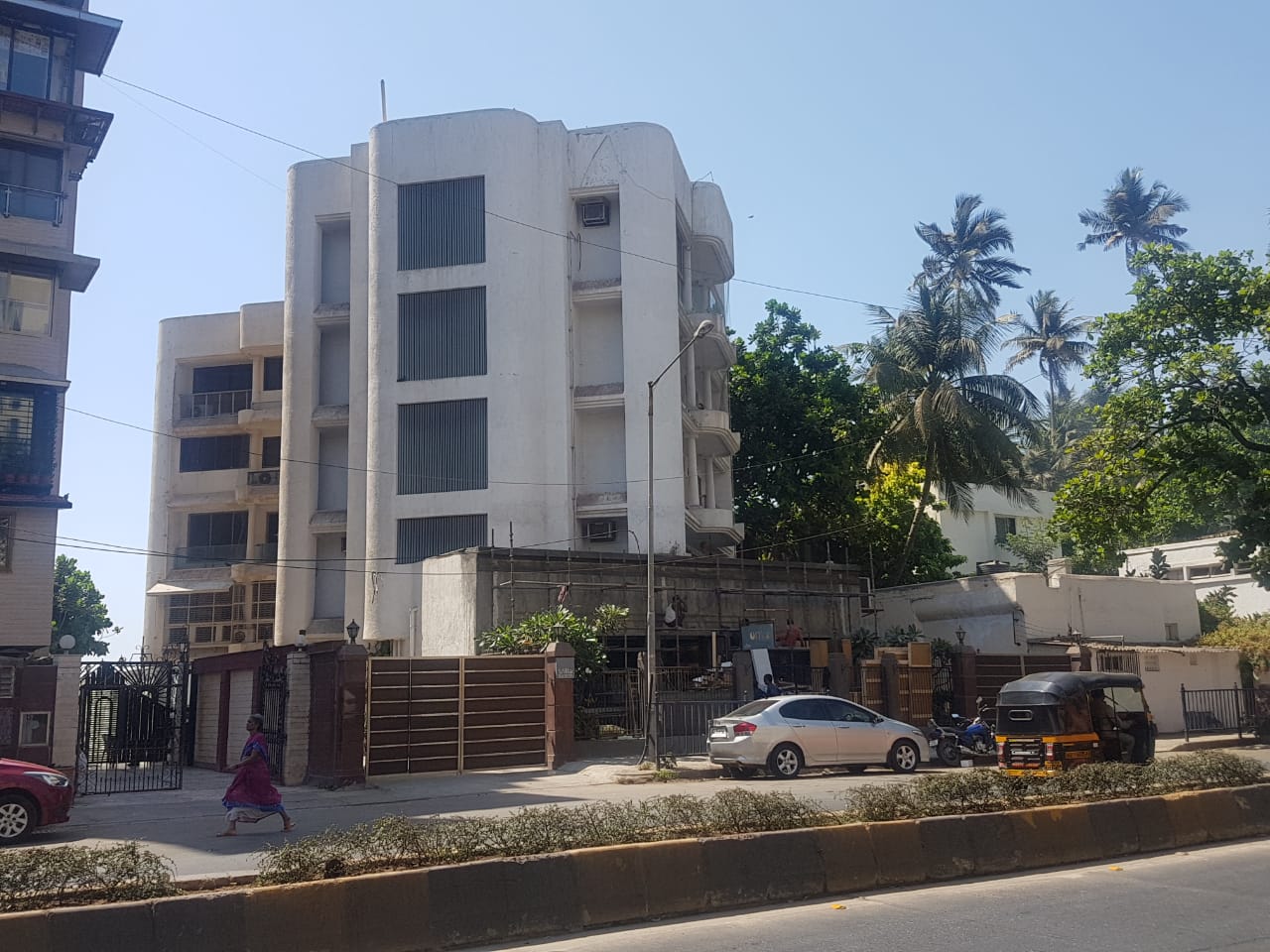 2BHK Semi Furnished in Sorrento , Juhu