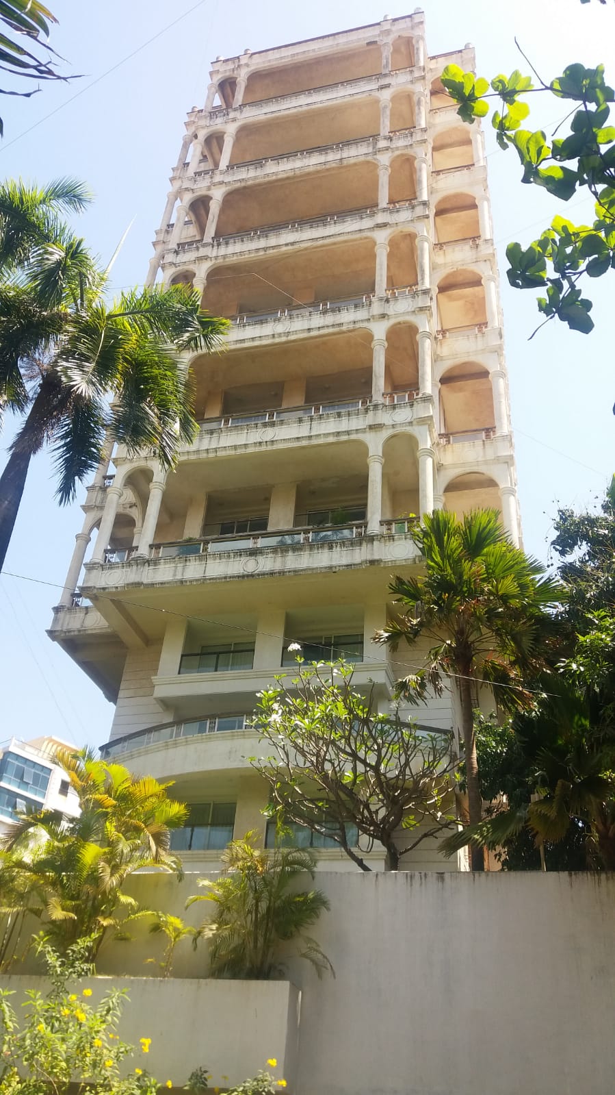 4 BHK Semi Furnished in Kismat , Santacruz West