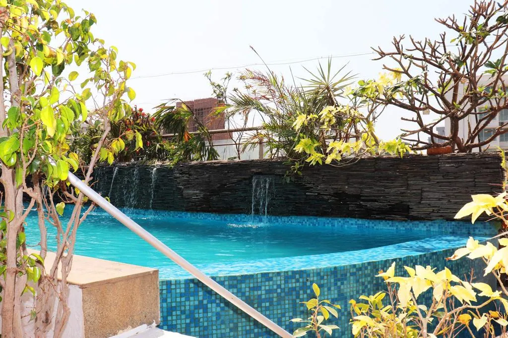 3 BHK Flats on Rent in The Point, Bandra West