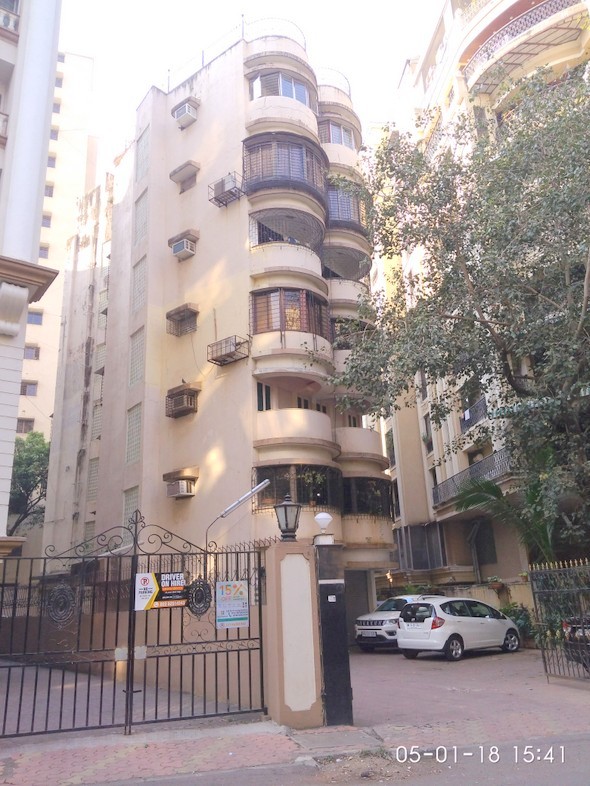 Moru Minar, Khar West