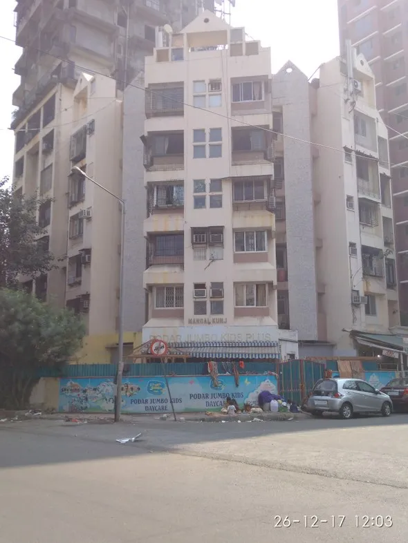 3 BHK Flats on Rent in Mangal Kunj, Bandra West