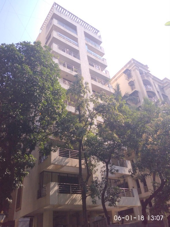 3 BHK Semi Furnished in Pacific Enclave , Khar West