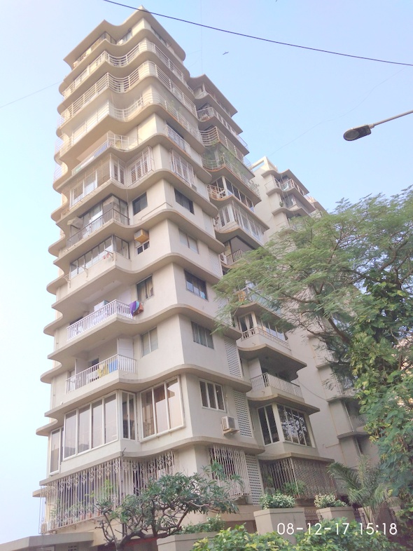 2 BHK Fully Furnished in Silver Cascade , Bandra West
