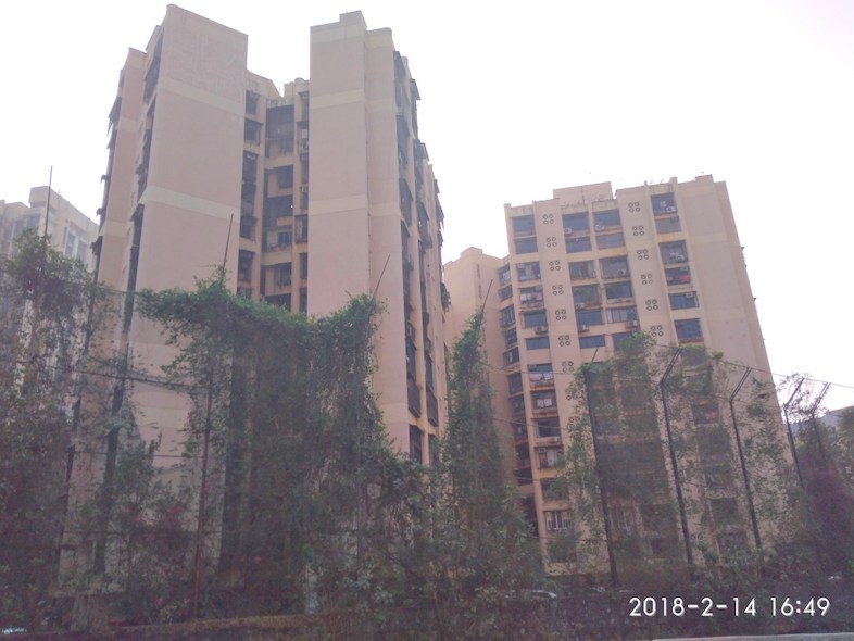 3 BHK Semi Furnished in Golden Rays , Andheri West